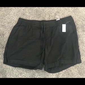 Women’s Old Navy mid rise linen blend shorts